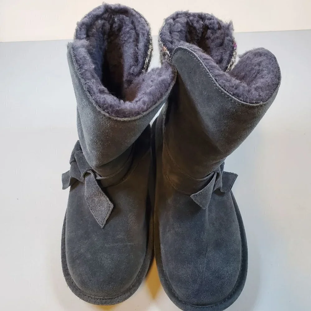 BearPaw Geneva Winter Boots Short Suede Wool Lined Sheepskin Ribbon 7 Womens